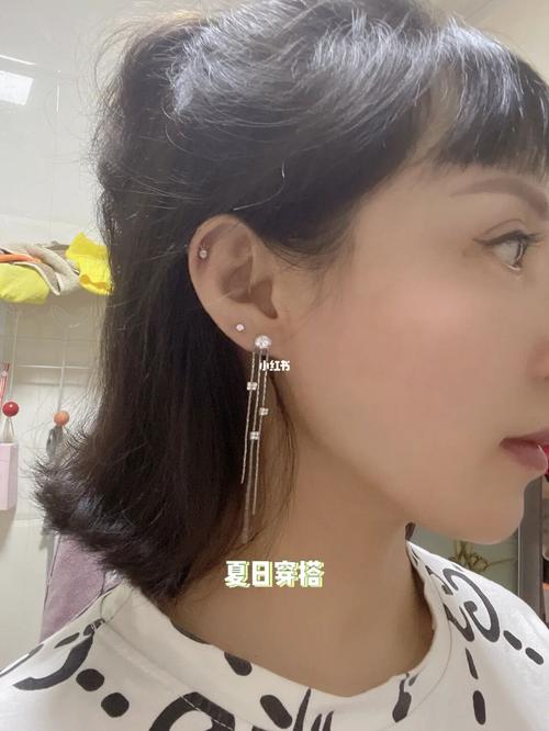 三耳洞,搭配示范_耳洞_穿搭_时尚_穿搭