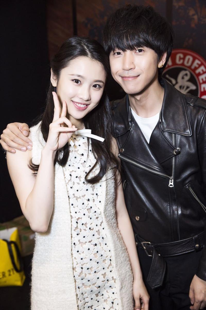 [11月21日]杨幂王珞丹朱丹助阵韩火火新书发布会[22p]