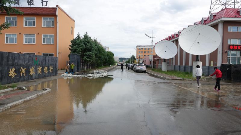 黑龙江塔河县政府接收塔河农商银行捐赠救灾款30万元