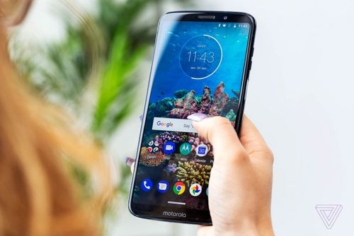 联想moto z3 play发布:颜值最高的摩托罗拉手机,骁龙636售价近4000元