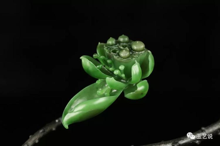 难怪玉雕中荷花题材这么受欢迎!原来有这么好的寓意!