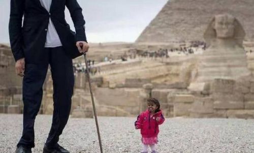 世界最高的人和最矮的人在一起变成最萌身高差两人都渴望结婚