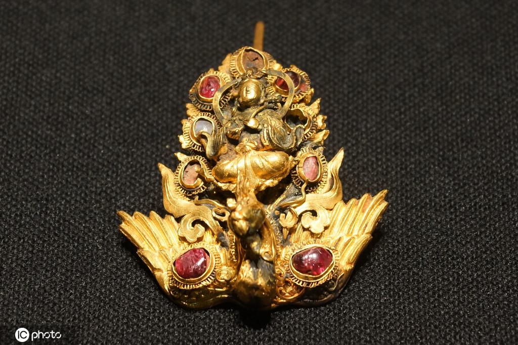 欣赏明代藩王妃首饰 领略明代精湛的手工艺