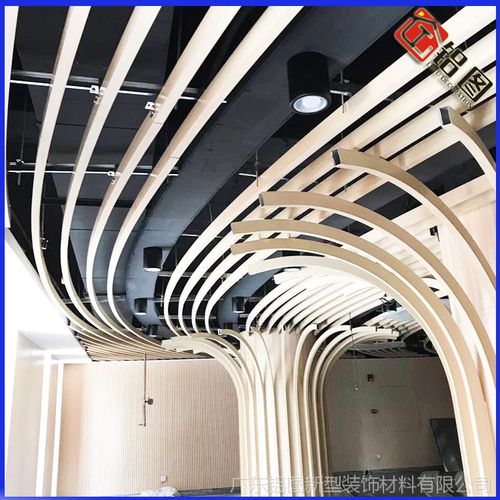 厂家定制木纹铝合金方通弧形组合铝方通造型柱子装饰木纹铝方通