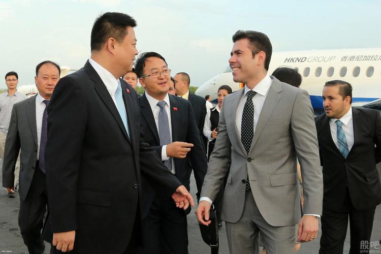 老外都挖不出王靖的料,网易的记者就行啦?看图片吧