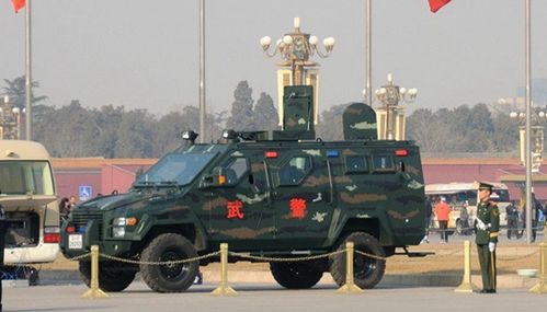 2016年3月1日,全国两会召开在即,武警巡逻车及武警战士加强在天安门