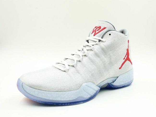 29不得不提的就是威少全明星pe,银灰色的鞋身,威少的个人logo,以及那