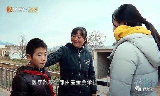 《变形计》第十六季自开播以来,每一期结束时,节目组都会特意回访
