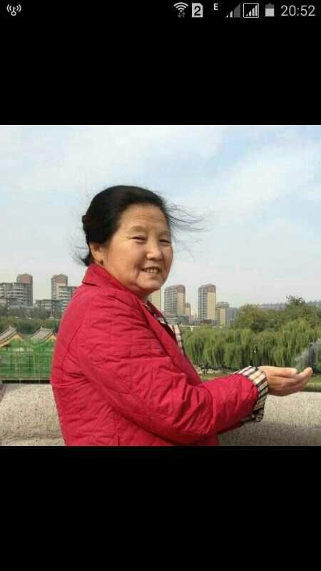 吴云霞同学这次聚会没有参加,现在在重庆.