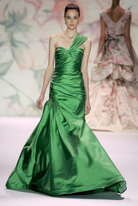 模特玲时尚秀场:monique lhuillier2011春夏时装秀