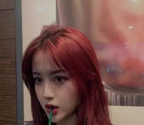 染酒红色太红了怎么办 酒红色头发掉色后是什么颜色