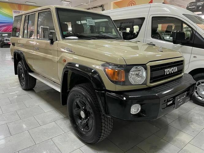 丰田陆巡lc70七十周年限量版车型实车曝光,限量600台