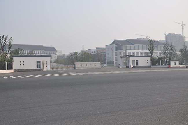 张家港市崇真中学