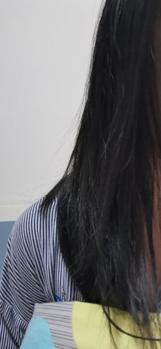 t**5:染完后的头发就特别黑,我之前是黄头发,图片是染后效果