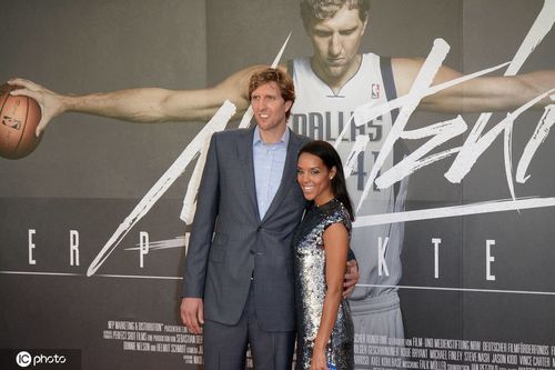 组图:诺维斯基与爱妻相差12岁 年龄差无碍幸福甜蜜