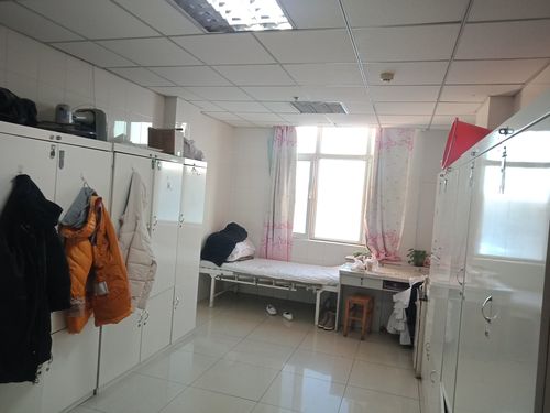 护士的值班室,好像医生的值班室要比我们的整齐一点点