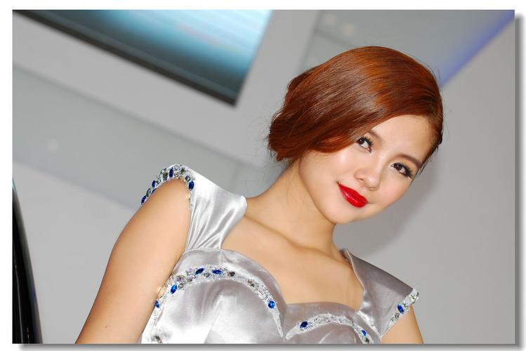 魅力美女二愿太原论坛晨风老大和其他四位版主带领摄友们把论坛办得