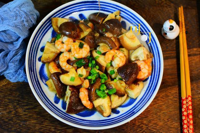 好吃易做的香菇炒虾仁,一学就会