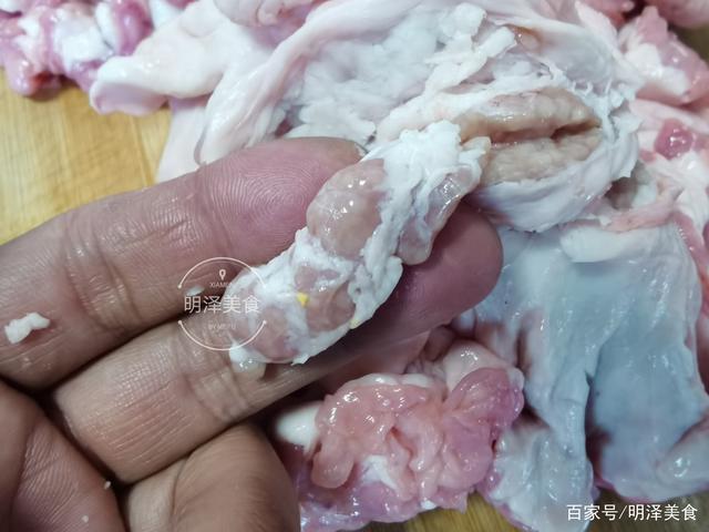 花8元钱买了4斤"猪鸡冠油",入锅一炸酥脆鲜香,上桌就被抢光