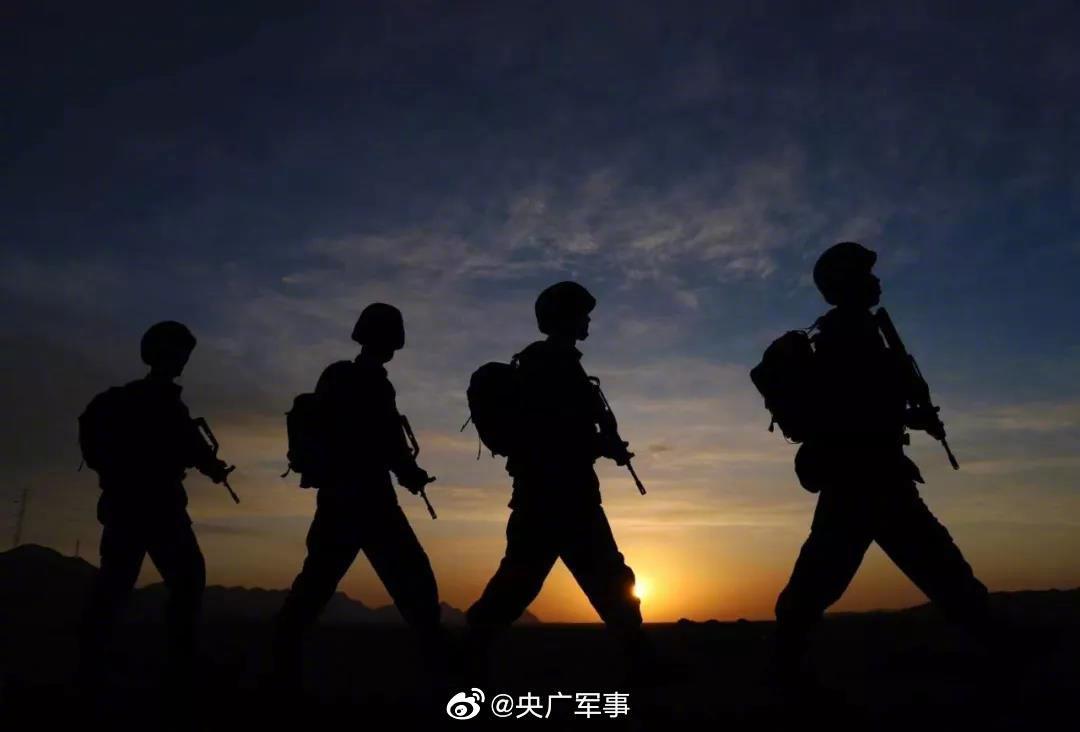 夕阳美如画,这里有军人的浪漫与坚守