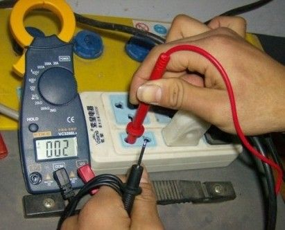 用万用表测量分辨零线火线