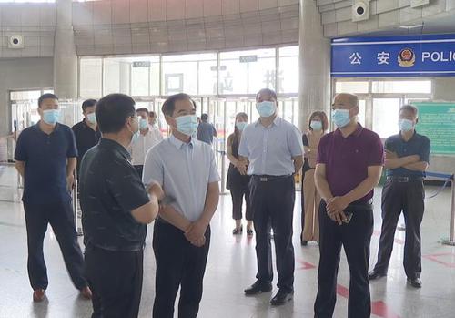 天津市文明行为促进条例》执法检查活动,区人大常委会主任朱宝平参加