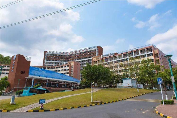 公办|【深圳职业技术学院】录取分数/学校环境,宿舍介绍!