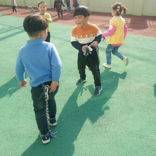 中二班体育游戏《揪尾巴》——林潭学校幼儿园