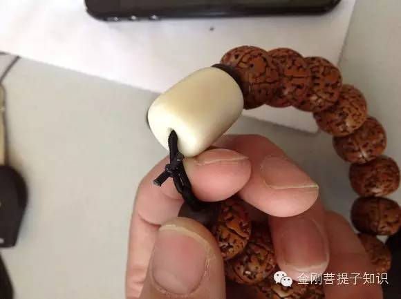 金刚菩提手串怎么穿绳 绳头怎么处理?