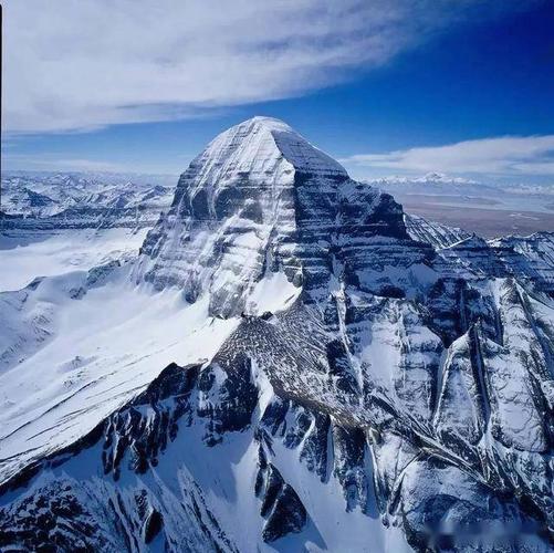 玛旁雍错海拔4588米 是世界上海拔最高的淡水湖之一