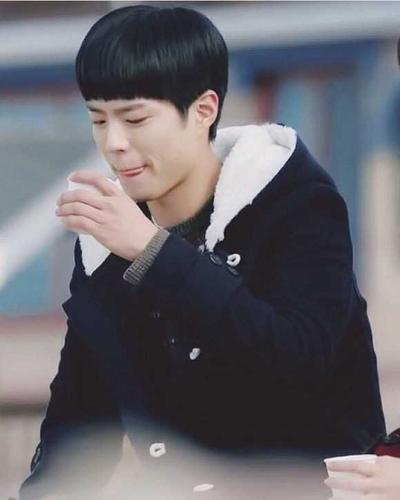 如何评价韩国93年出生的新生代演员朴宝剑? - 知乎