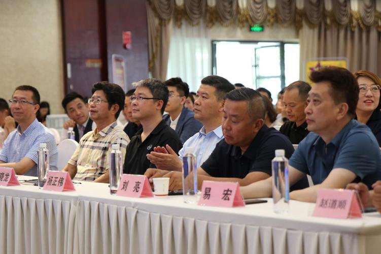 邀请了中国商务部驻昆特派员办事处 刘晓龙处长,云南省商务