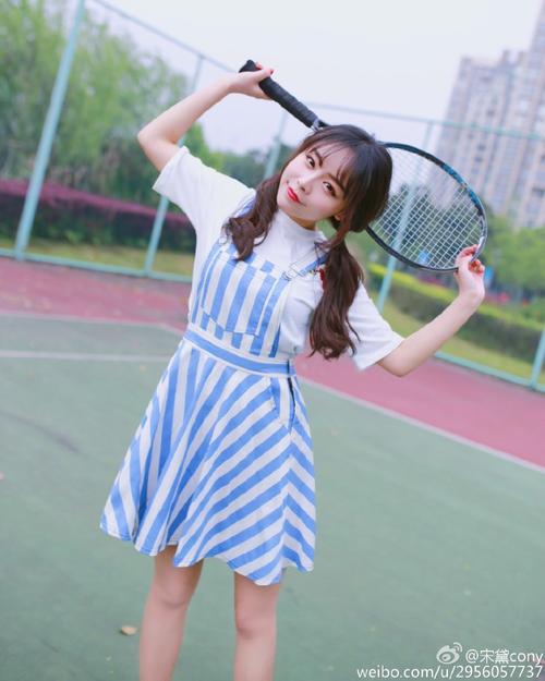 组图:长大校花清纯写真 变元气少女活力十足