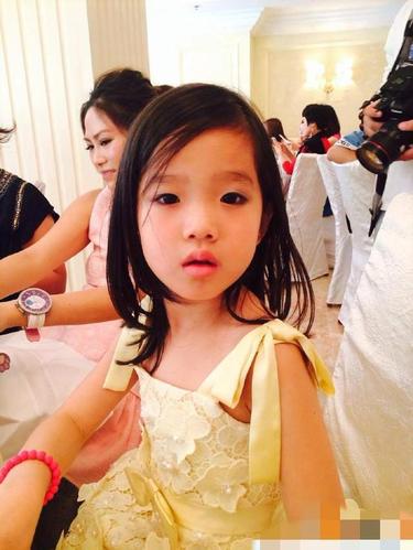 钟丽缇二女儿jaden气质太出众美出国际范儿