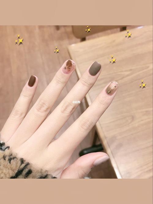 秋冬美甲|新年高级气质|时尚温暖磨砂美甲_冬天去哪玩