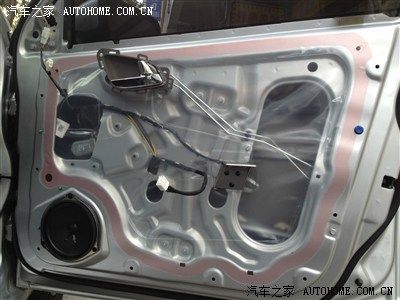       接着到主角出场,先拆门板和