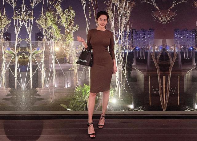 36c半球胸型的韩国健身教练,拥有亚洲女性最爱身材,在家也能练