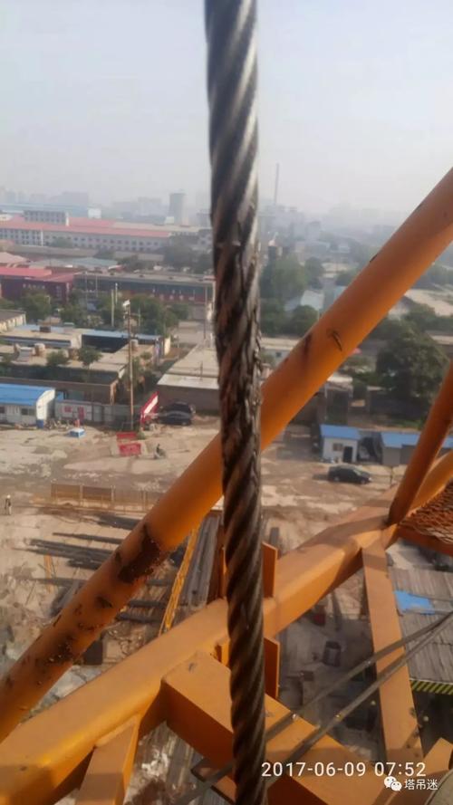 呼市一工地塔吊钢丝绳断裂,当场砸死两人!关于塔吊钢.