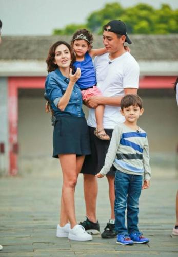 混血女儿小美刘烨女儿整容式长大