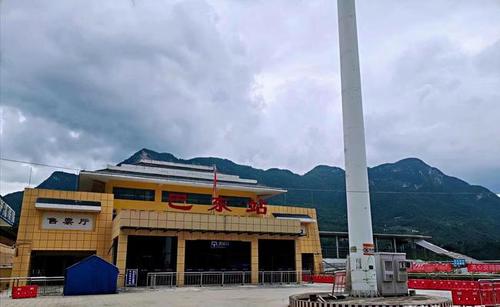 最美峡谷深山火车站巴东站