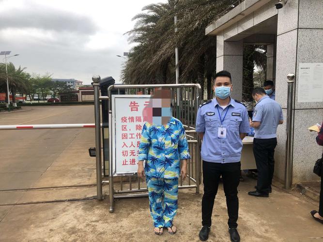 天涯司法局工作人员到海口琼山监狱衔接刑满释放人员李某某,并在其