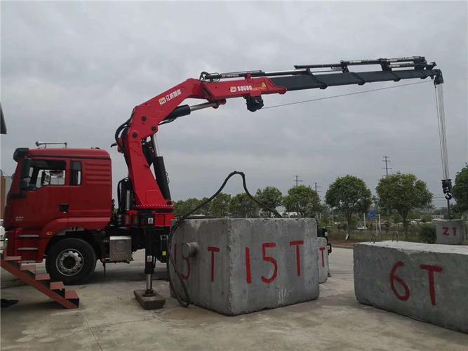 折叠臂式起重机具有更高的工作力