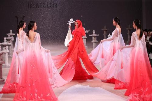 heaven gaia盖娅传说春夏系列大秀 以绝代芳华惊艳t台