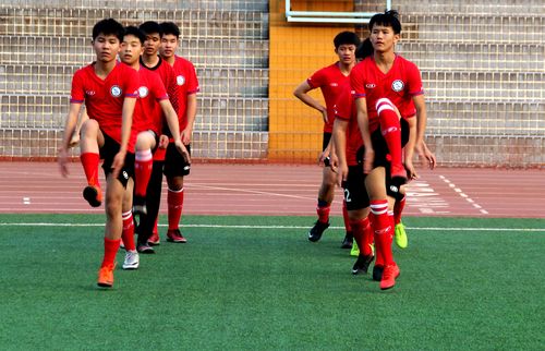 他山之石 可以攻玉——梧州市新夏中学足球队赴广州学习交流
