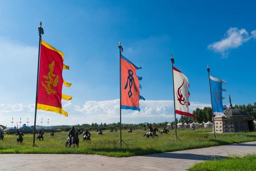 纵观中国历史,上下五千年,遍数诸位英雄,成吉思汗都是一位绕不过去的