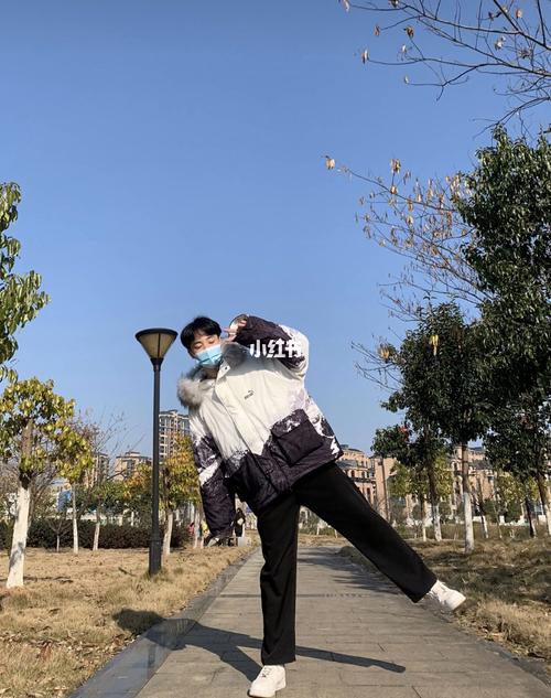 男生冬天这样穿帅呆了_冬天去哪玩_男士穿搭_时尚_穿搭