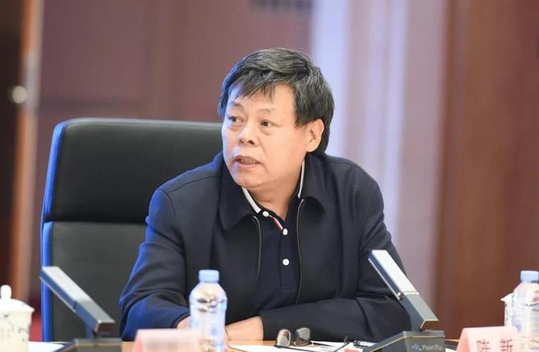 中国建筑装饰协会副会长陈新作总结讲话