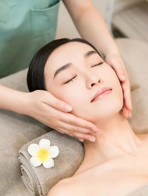 现只需68元享门市价2680元套餐,克丽缇娜经典面部补水护理(60分钟)