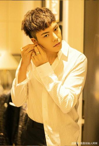 怎么会有这么好看的人,陈伟霆气质真不是盖的 陈伟霆