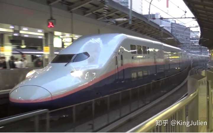 私以为与其增加一节车厢,不如像日本,法国研制双层车厢动车组列车